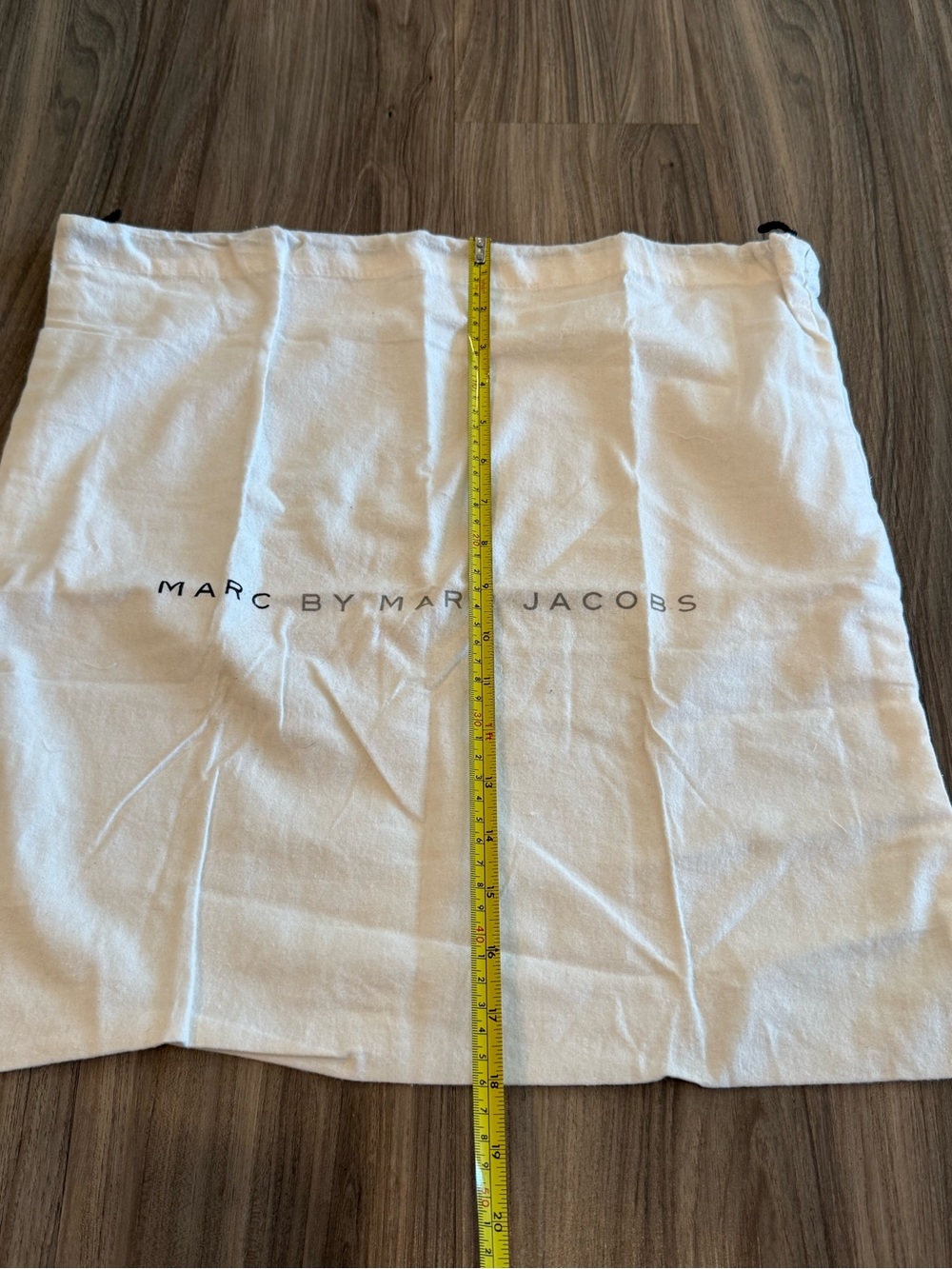 Marc by Marc Jacobs White Drawstring Dust Bag 18” x 18” - Picture 4 of 5